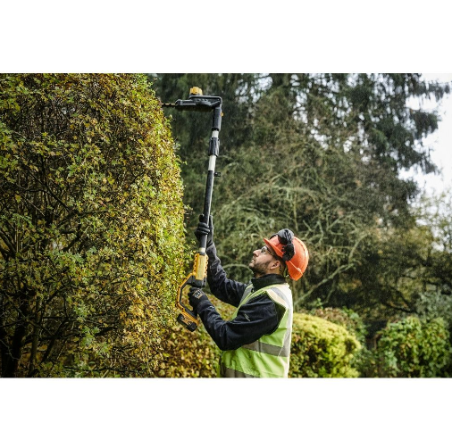 Кусторез аккумуляторный  DeWALT DCMPH566P1-QW  в Перми