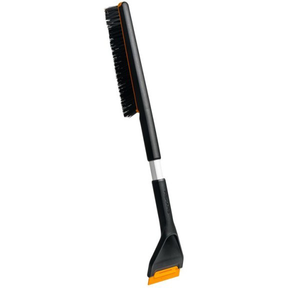 Щетка со скребком Fiskars Plus автомобильная 63см 1078495