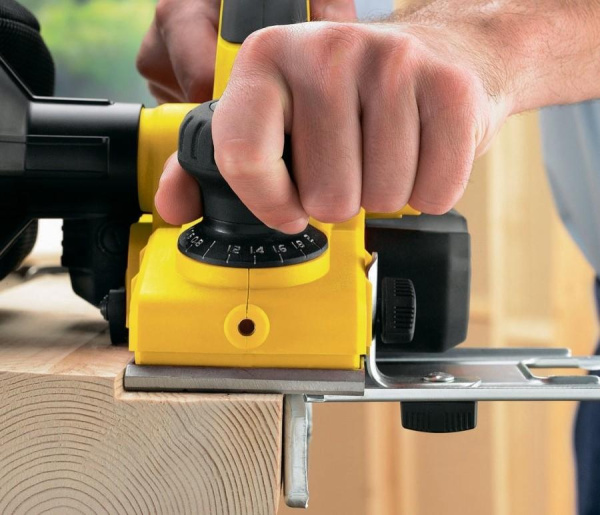 Рубанок Stanley STPP7502 в Перми