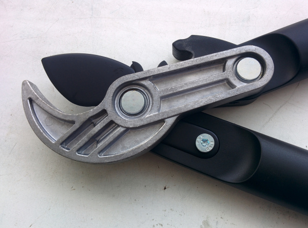 Контактный сучкорез Fiskars L77 с силовым приводом, большой 112580 (1000583) в Перми 