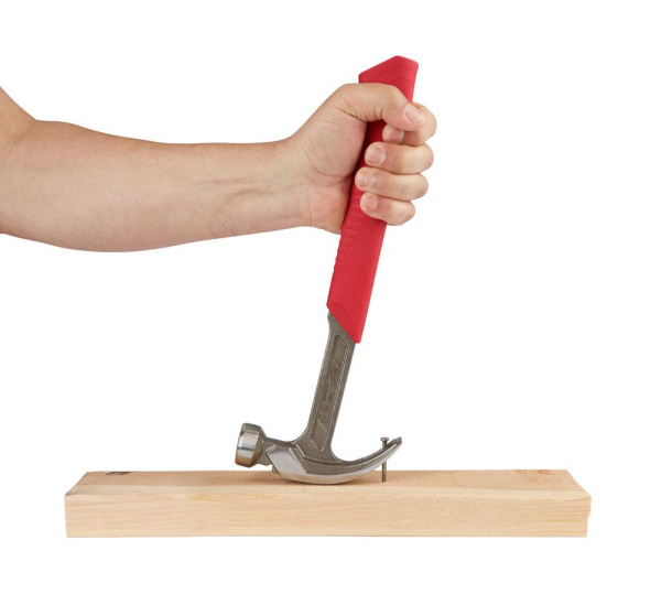 Молоток Milwaukee закругленный 560 грамм (20унций) 35см (14 дюймов)