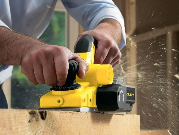 Рубанок Stanley STPP7502 в Перми