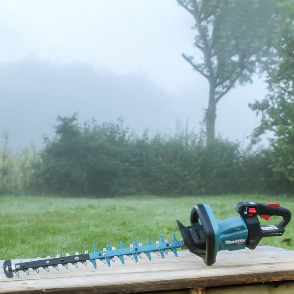 Кусторез аккумуляторный Makita XGT 40VMAX UH004GZ в Перми