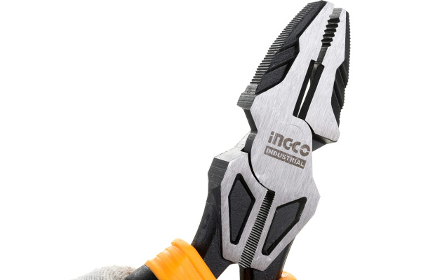 Плоскогубцы комбинированные INGCO  INDUSTRIAL 240 мм  HHCP28240 в Перми 