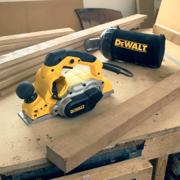 Рубанок "DeWalt" D26500 D26500-QS в Перми