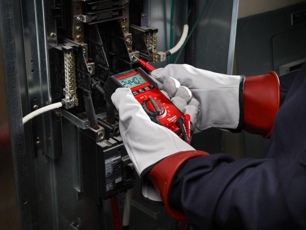 Цифровой мультиметр Milwaukee 2216-40