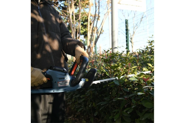 Кусторез аккумуляторный SENIX HTX2-M-EU в Перми