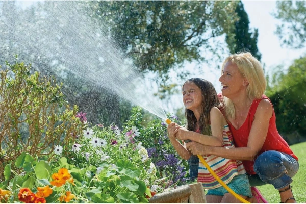 Шланг растягивающийся HoZelock 8215  Superhoze 15m с коннекторами и наконечником для шланга 8215 3600 в Перми