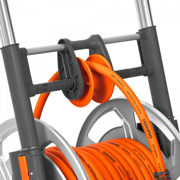 Металлическая тележка со шлангом 20м. и набором для полива DAEWOO DWR 2121 в Перми